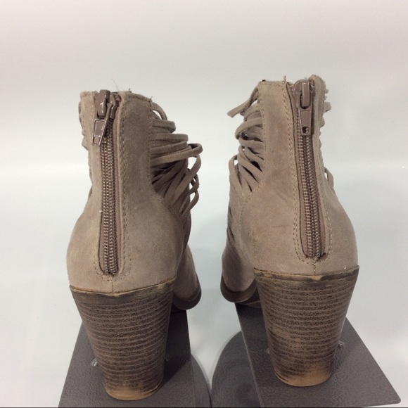 Fergalicious 8.5/ 6.5/38.5 Wicket Ankle Boots Chunky Heel Round Toe Vegan Suede - Picture 4 of 7